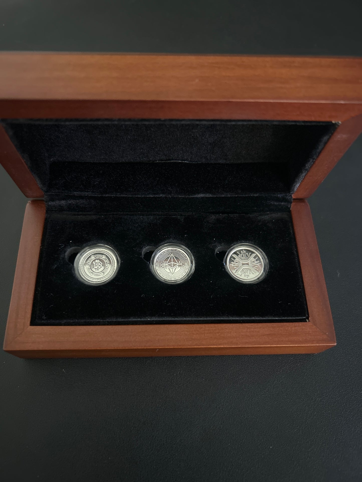 LIMTED EDTION -SILVER CRYPTO SET