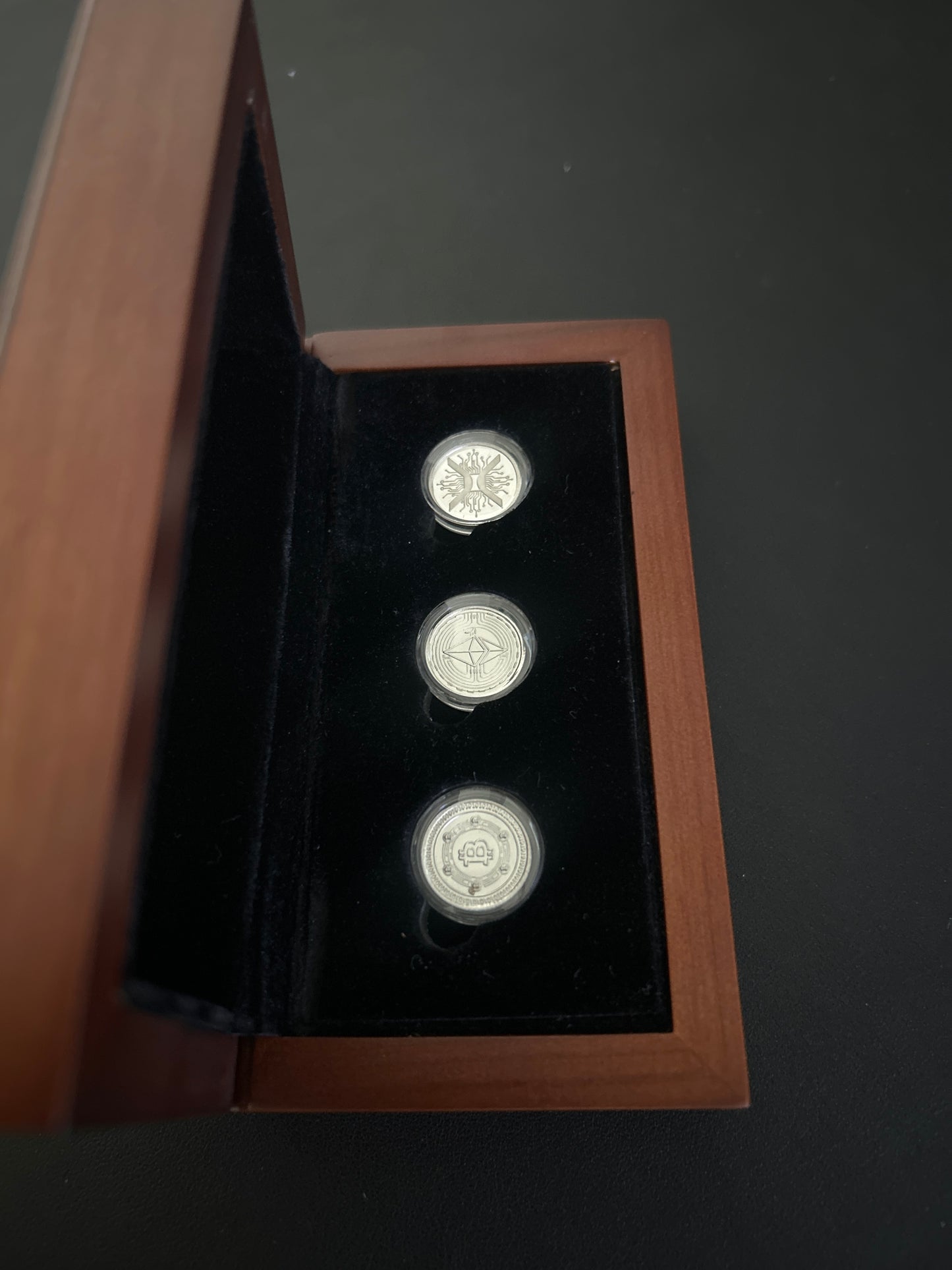 LIMTED EDTION -SILVER CRYPTO SET